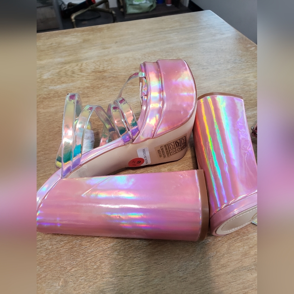 YOKI pink iridescent strappy platform block heels Size 6.0 New without box - Picture 3 of 11